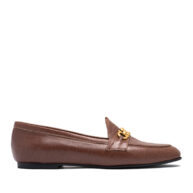 Zapatos marrones con herraje