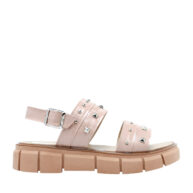Sandalias con tachas color nude