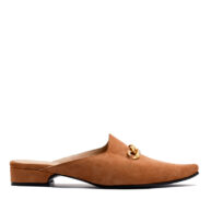 Zuecos en gamuza color camel