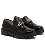 Mocasín de charol quebrado con cadena para mujer