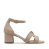 Sandalias beige con pulsera