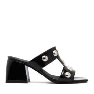 Zuecos negros con tachas para mujer