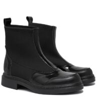 Botita negra de charol y neoprene