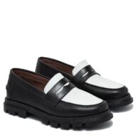 Mocasín de cuero negro y blanco