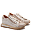 Zapatillas color nude con tachas RALLYS