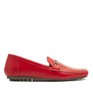 Mocasin de cuero rojo con tachitas