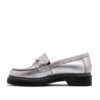 Mocasines de cuero plateado con estribo