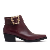 Botineta de cuero bordo con herraje oro