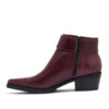 Botineta de cuero bordo con herraje oro