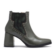 Bota corta de cuero texturado y charol verde con tachitas RALLYS