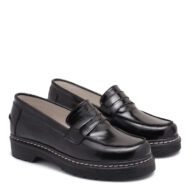 Mocasín negro de charol
