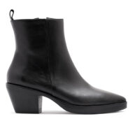 Bota corta de cuero negro en punta