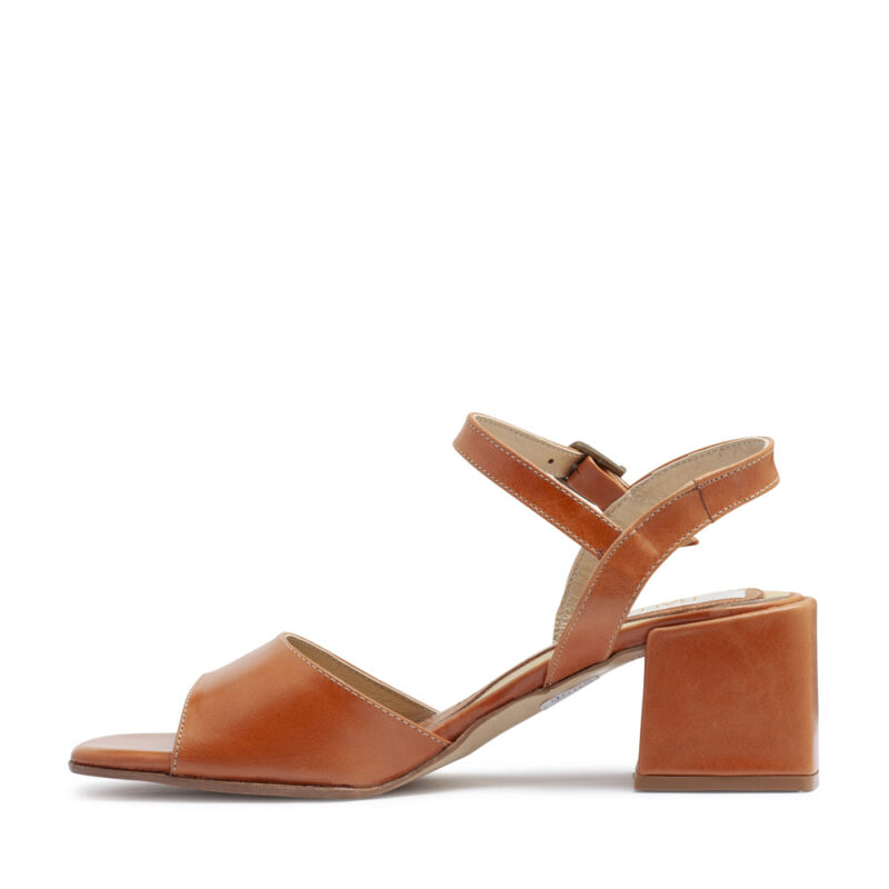 Sandalias con taco color suela