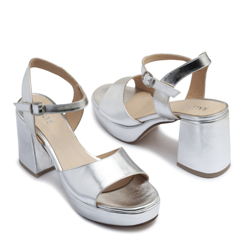 Sandalias de cuero plateadas con plataforma