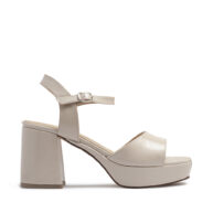 Sandalias de charol nude con plataforma