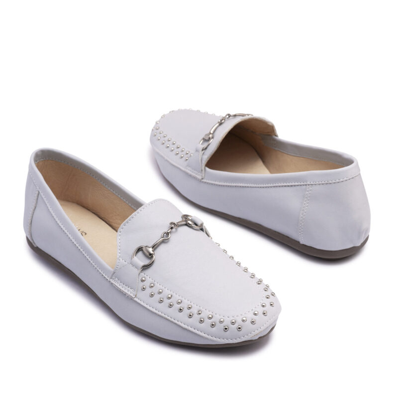 Mocasin de cuero gris con tachitas RALLYS