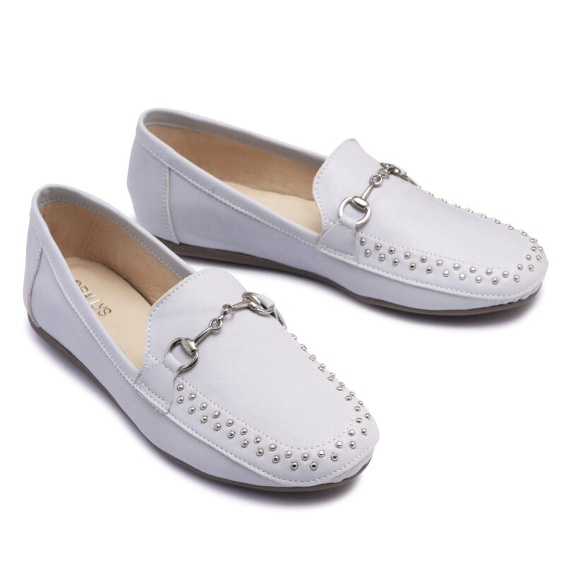 Mocasin de cuero gris con tachitas RALLYS