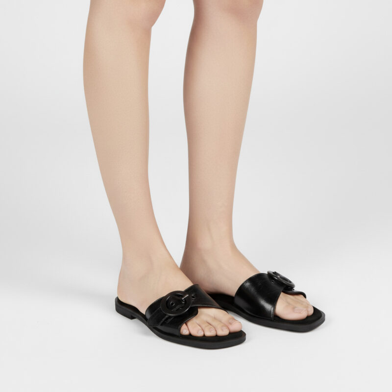 Zueco bajo de charol negro - Image 2