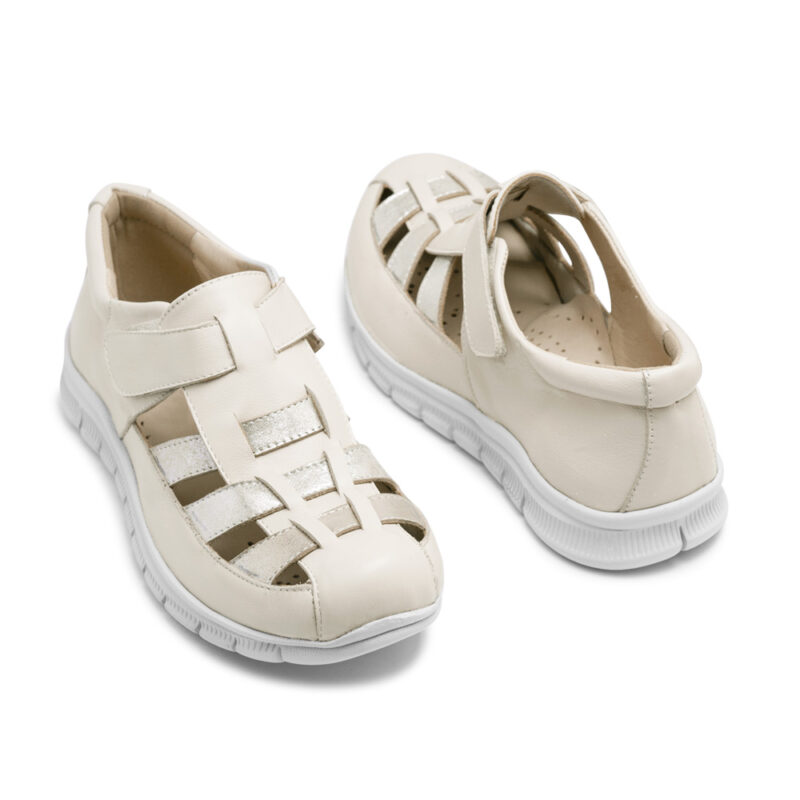 Zapatillas calada color natural y plata