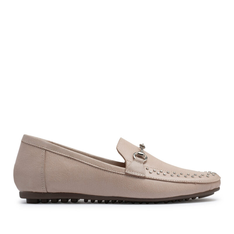 Mocasin de cuero nude con tachitas RALLYS
