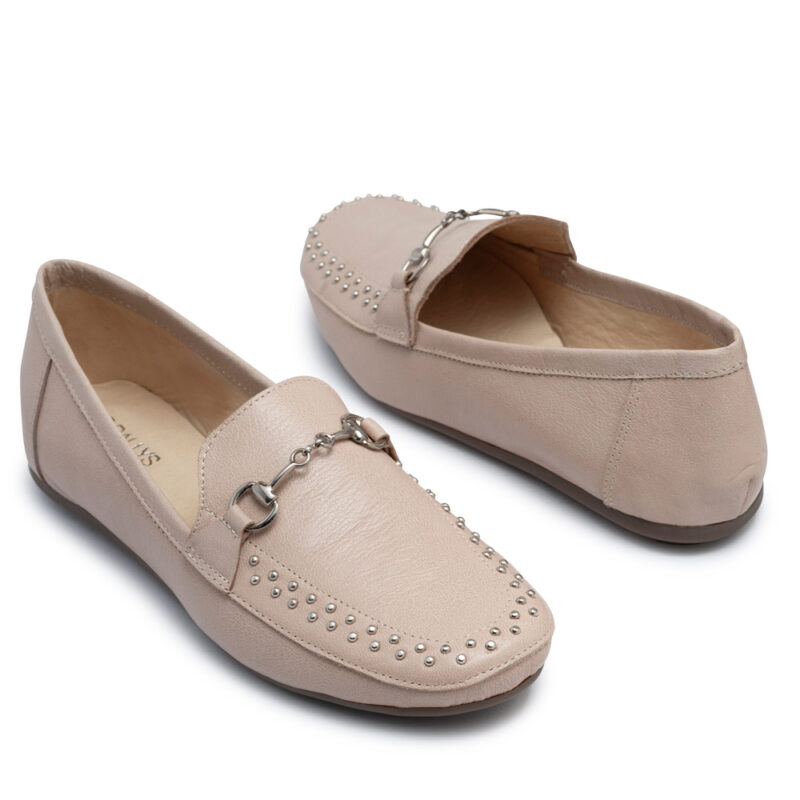 Mocasin de cuero nude con tachitas RALLYS