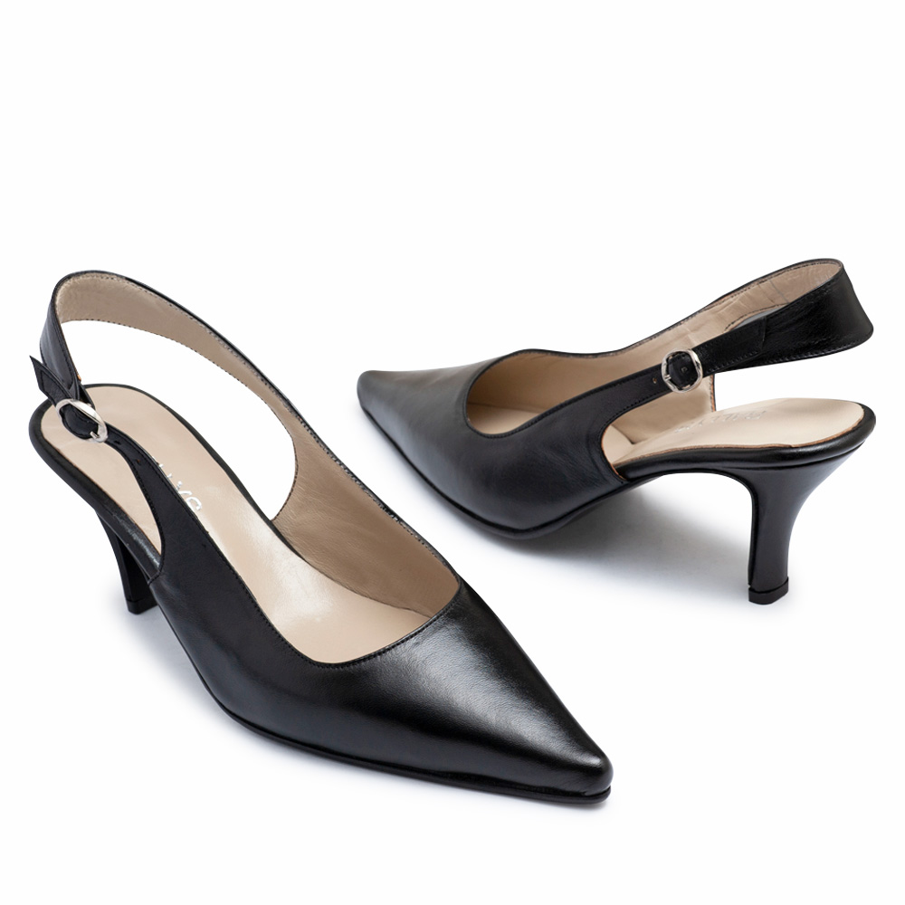Zapatos negros de cuero sin talón