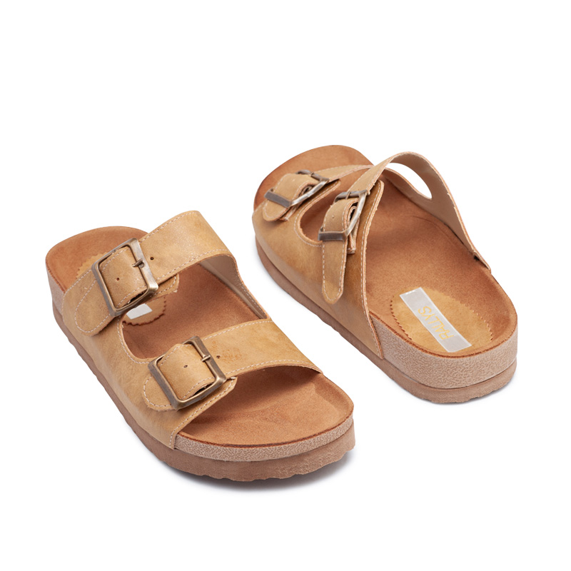 Zuecos camel con dos hebillas