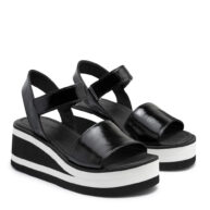 Sandalia de charol negro con plataforma RALLYS