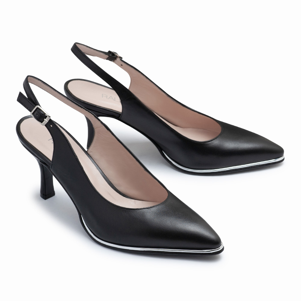 Zapatos negros de cuero
