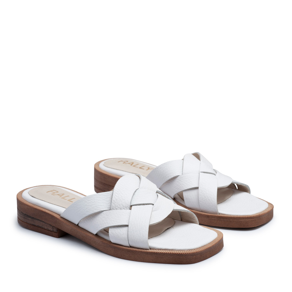Zuecos con tiras trenzadas de cuero blanco