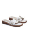 Zuecos bajos de cuero blanco y plata
