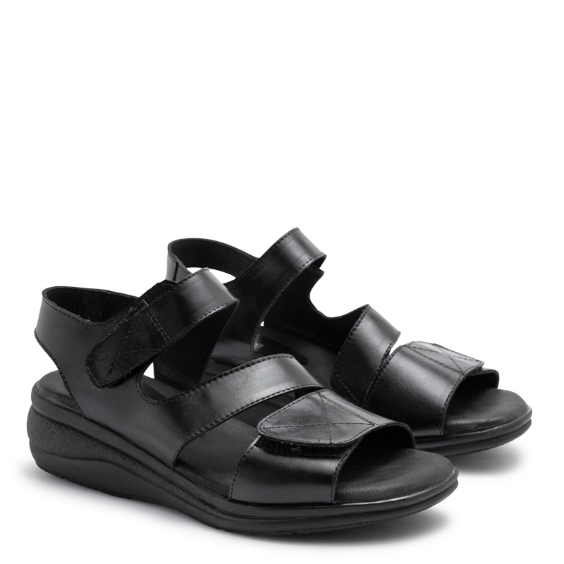 Sandalias de cuero negro con plataforma