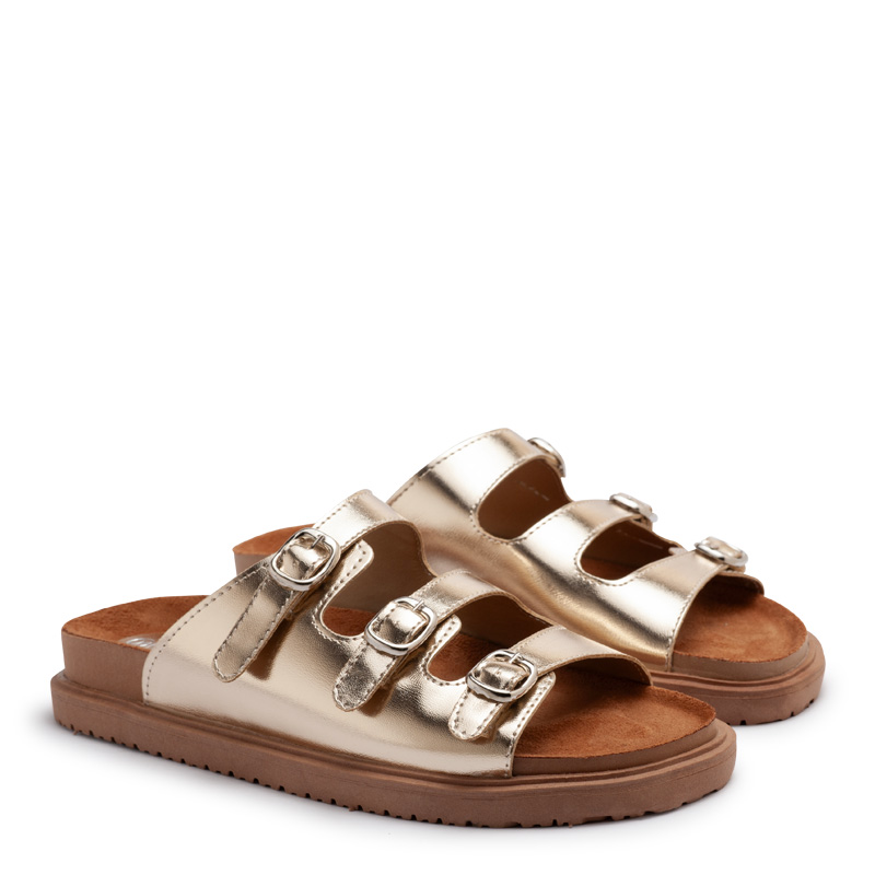 Zuecos color oro de 3 hebillas