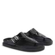 Ojota de charol negro con hebilla