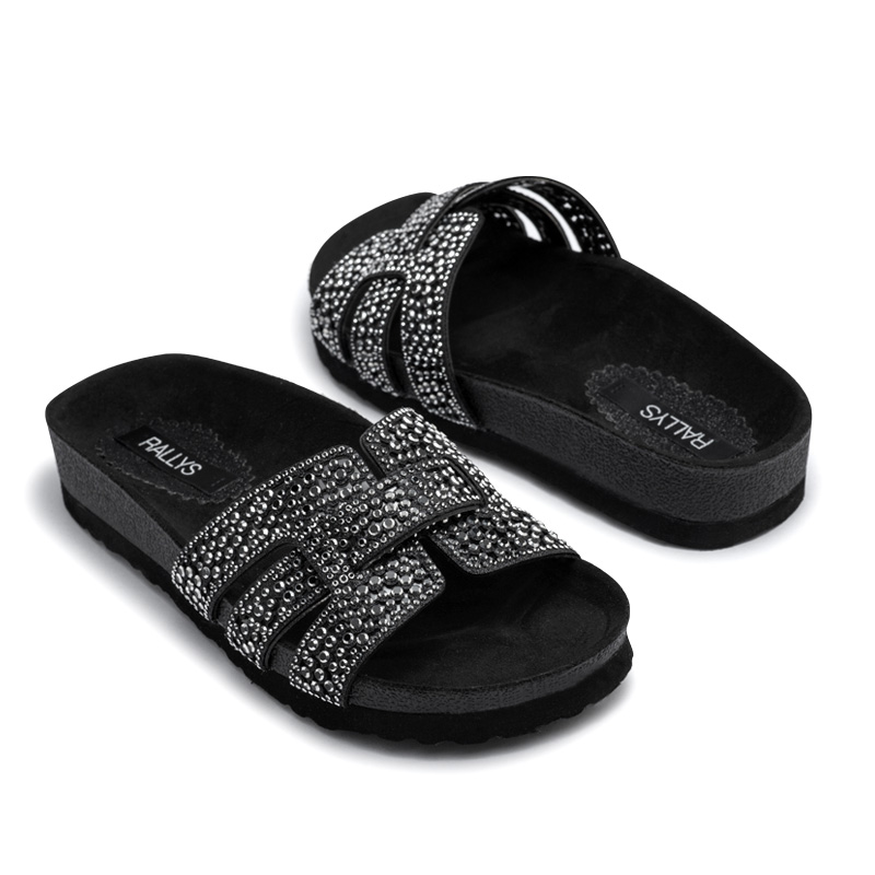 Zuecos negros con strass